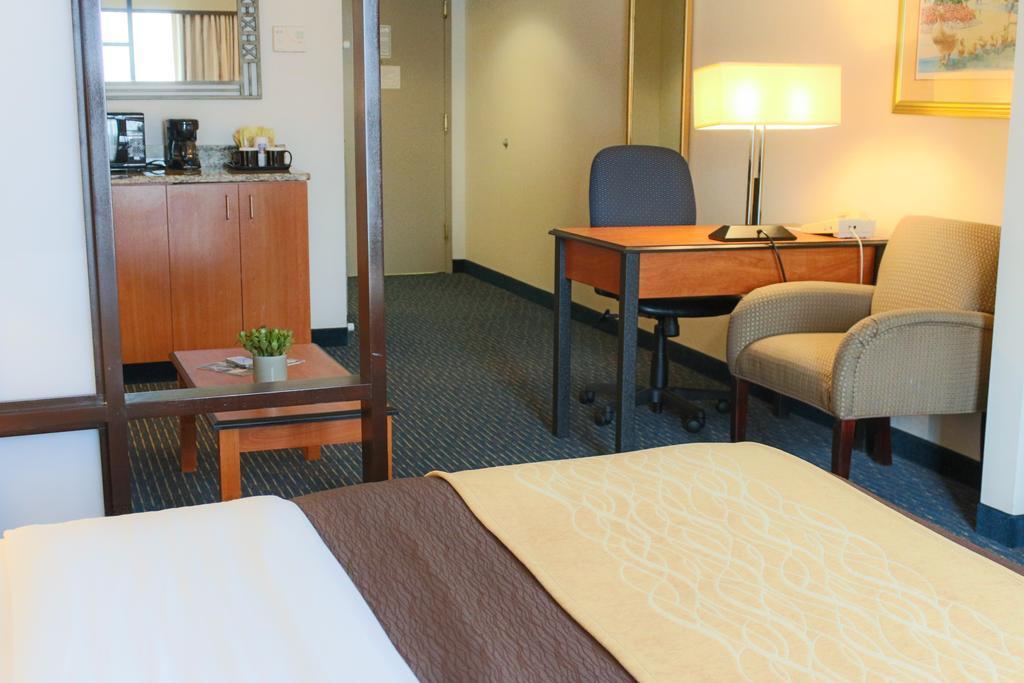Comfort Inn & Suites Logan International Airport Revere Dış mekan fotoğraf